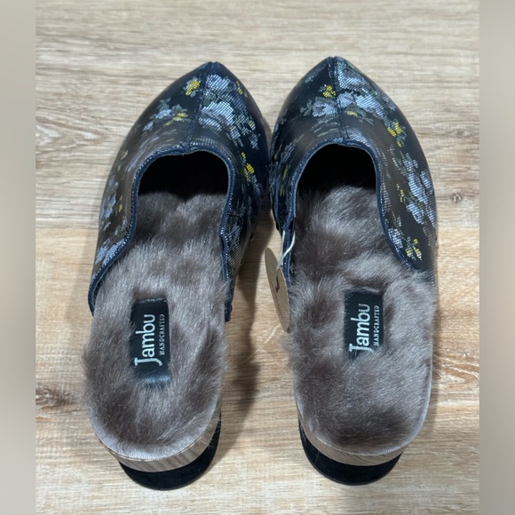 NEW Jambu Monaco Faux Fur Blue Floral Leather Mule/Clog Size 7.5 - Picture 4 of 9